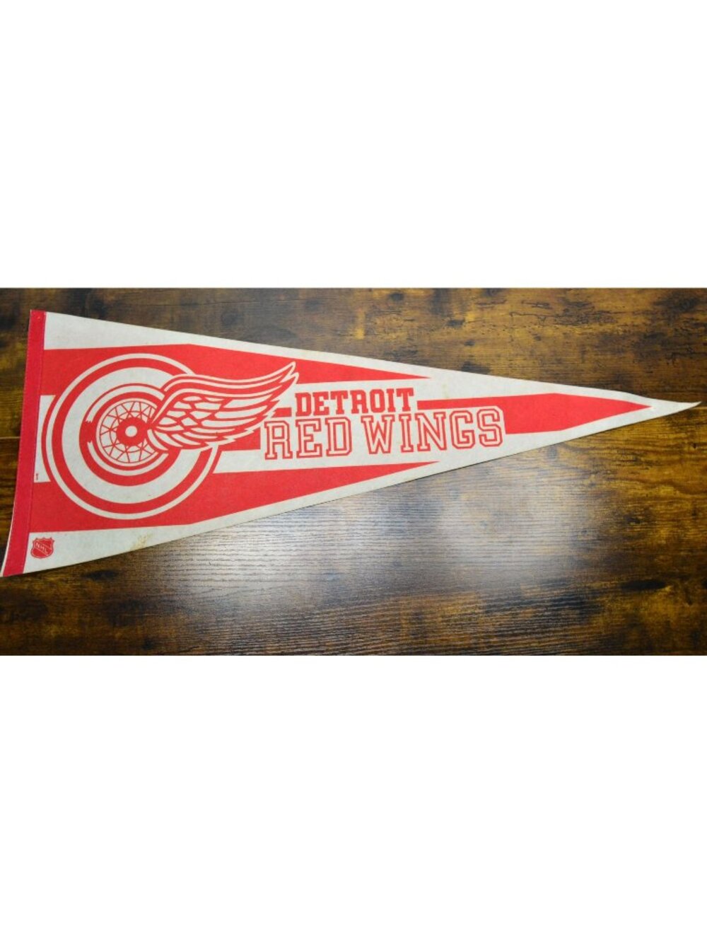 Vintage NHL Detroit Red Wings pennant 30 inches